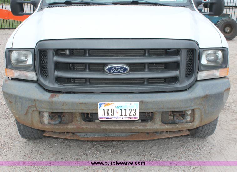 image for item H8409 2004 Ford F350 XL Super Duty utility truck