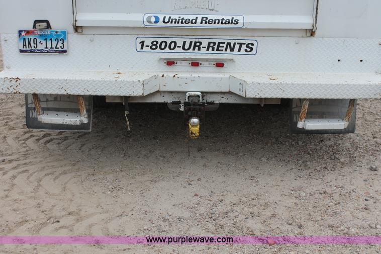 image for item H8409 2004 Ford F350 XL Super Duty utility truck