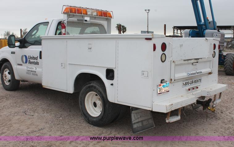 image for item H8409 2004 Ford F350 XL Super Duty utility truck