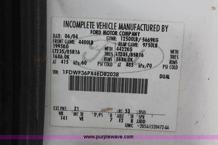 image for item H8409 2004 Ford F350 XL Super Duty utility truck