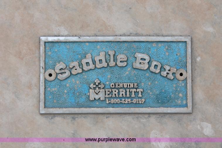 image for item H8410 2005 Freightliner Columbia semi truck