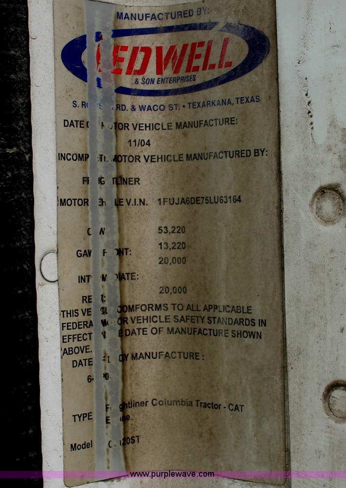 image for item H8410 2005 Freightliner Columbia semi truck