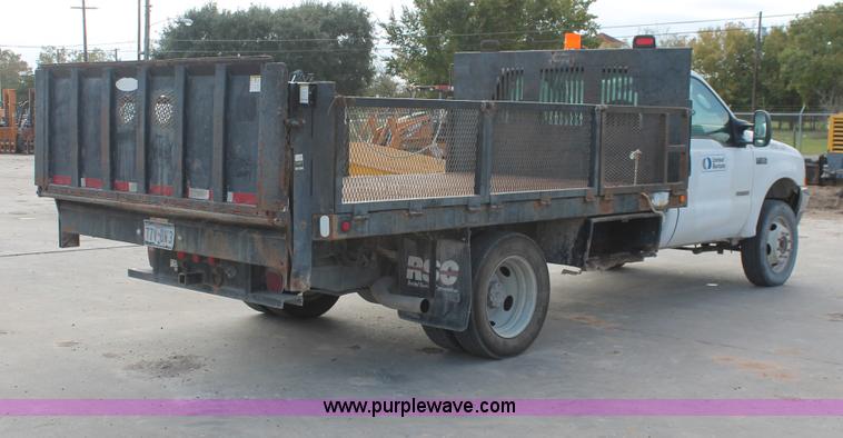 image for item H8411 2004 Ford F450 Super Duty XL stake truck
