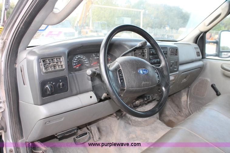 image for item H8411 2004 Ford F450 Super Duty XL stake truck