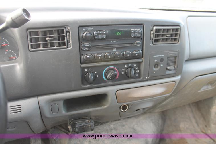 image for item H8411 2004 Ford F450 Super Duty XL stake truck