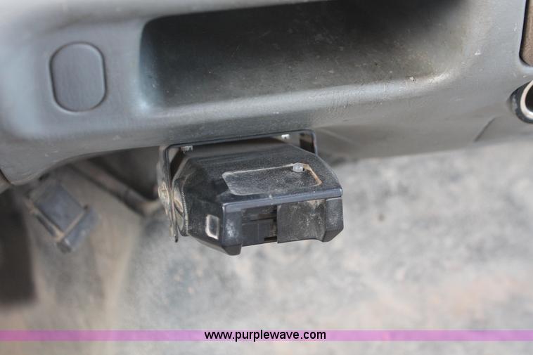 image for item H8411 2004 Ford F450 Super Duty XL stake truck