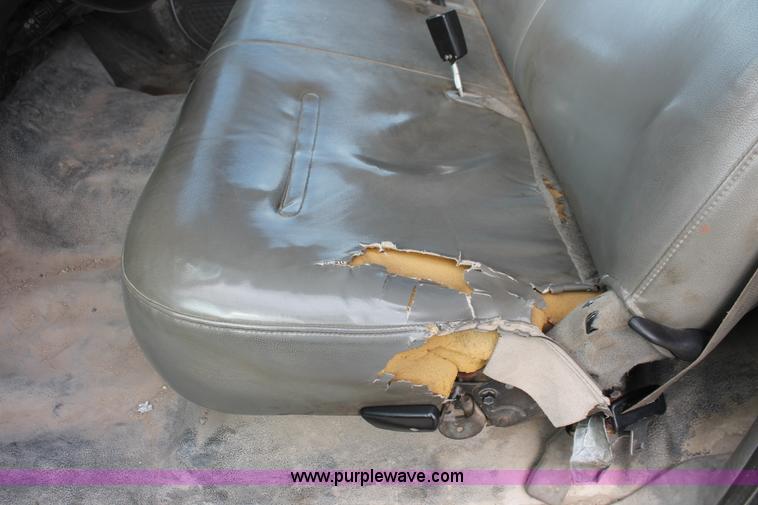 image for item H8411 2004 Ford F450 Super Duty XL stake truck