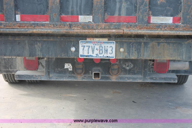 image for item H8411 2004 Ford F450 Super Duty XL stake truck