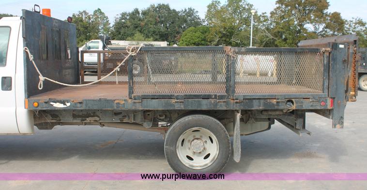 image for item H8411 2004 Ford F450 Super Duty XL stake truck