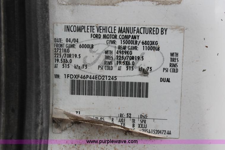 image for item H8411 2004 Ford F450 Super Duty XL stake truck