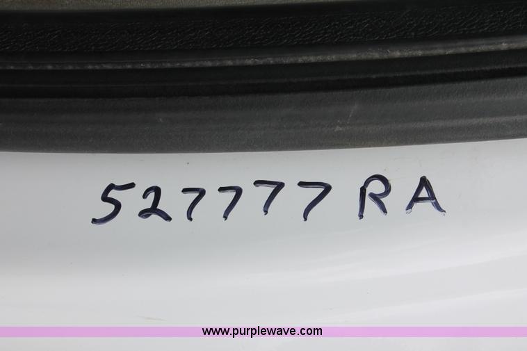 image for item H8411 2004 Ford F450 Super Duty XL stake truck