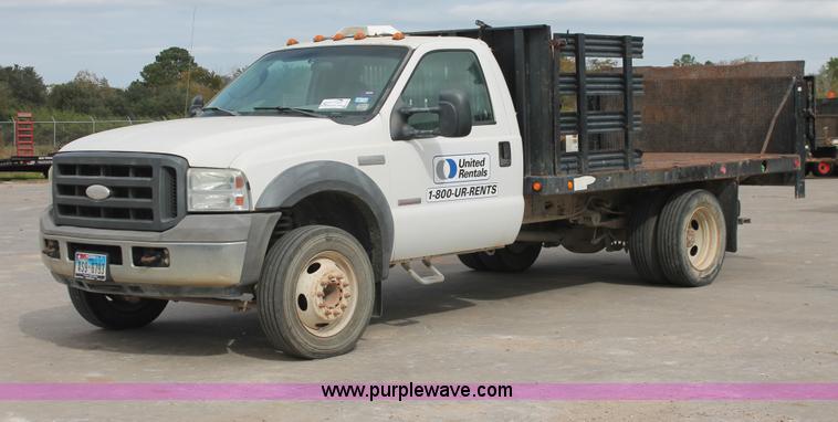 image for item H8412 2005 Ford F450 Super Duty XL stake truck