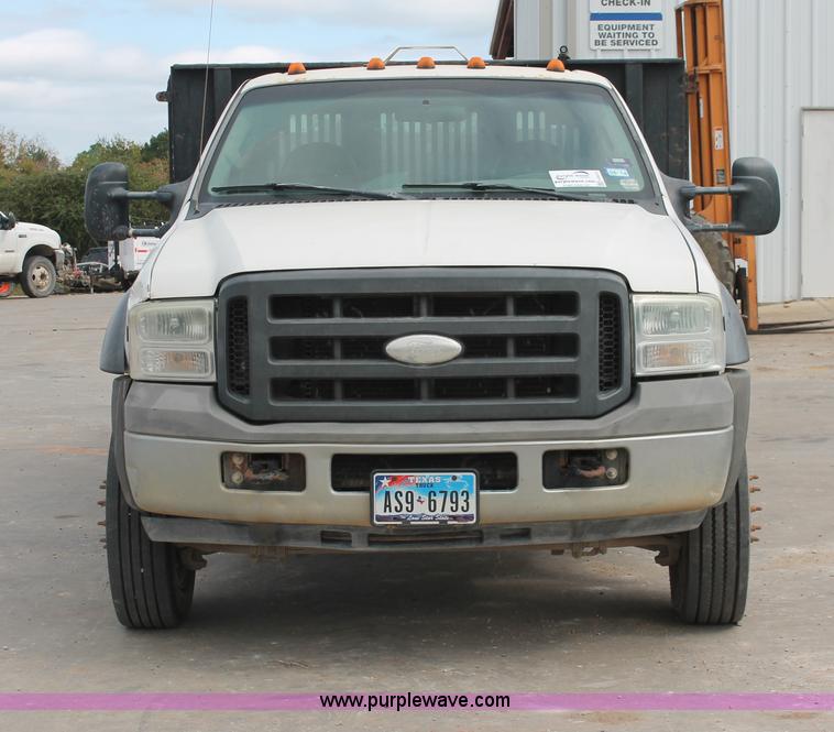 image for item H8412 2005 Ford F450 Super Duty XL stake truck