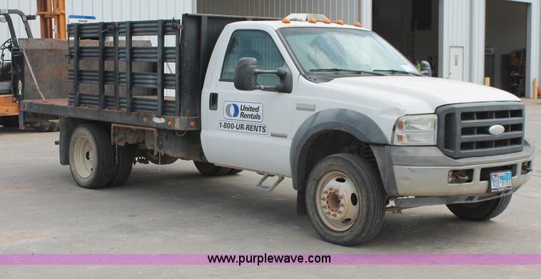 image for item H8412 2005 Ford F450 Super Duty XL stake truck