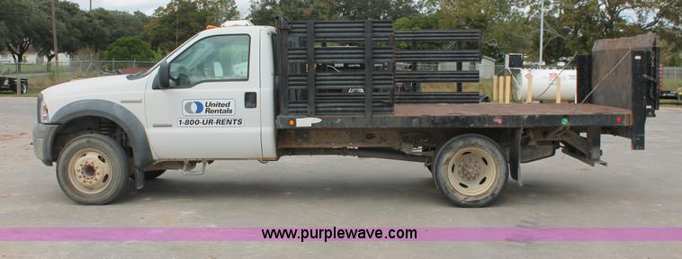 image for item H8412 2005 Ford F450 Super Duty XL stake truck