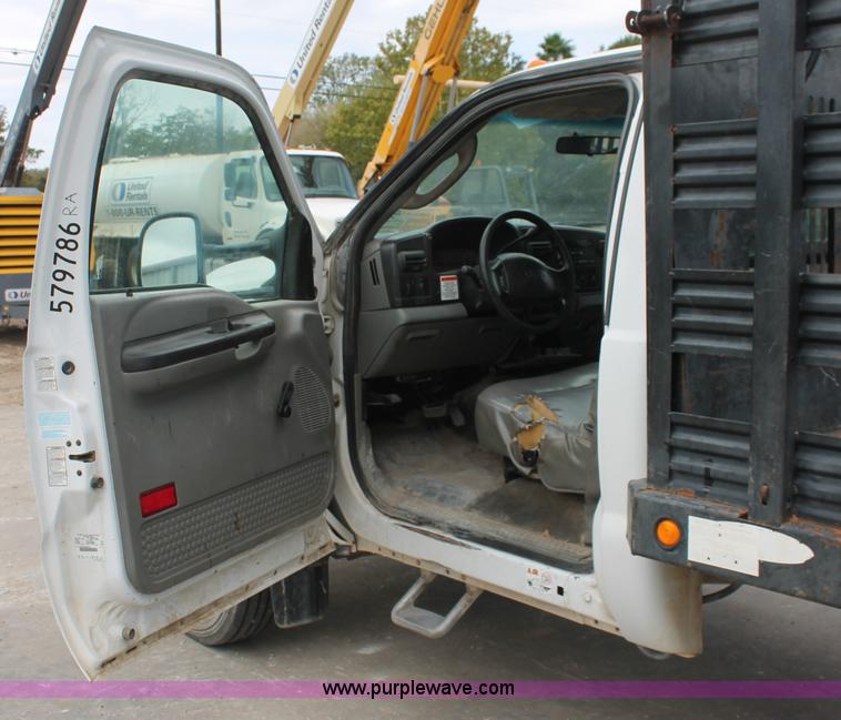 image for item H8412 2005 Ford F450 Super Duty XL stake truck