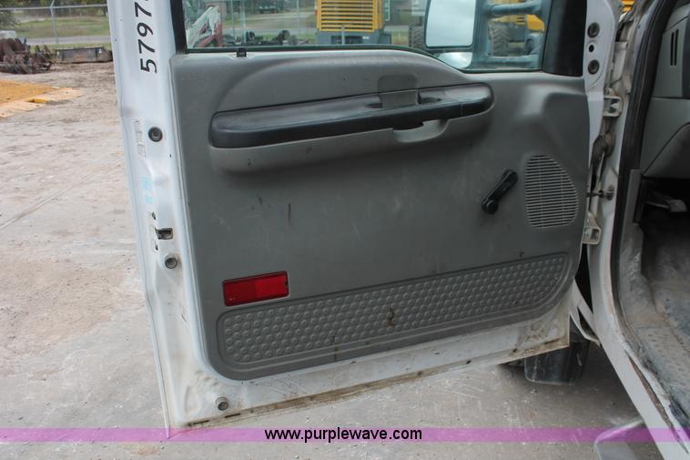 image for item H8412 2005 Ford F450 Super Duty XL stake truck