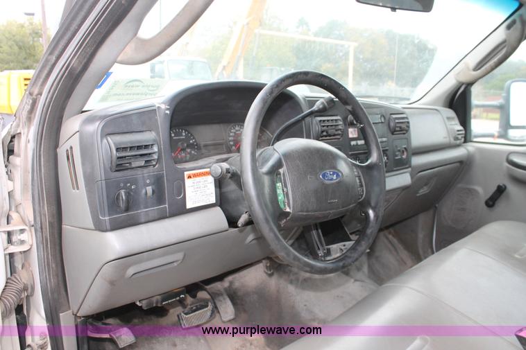 image for item H8412 2005 Ford F450 Super Duty XL stake truck