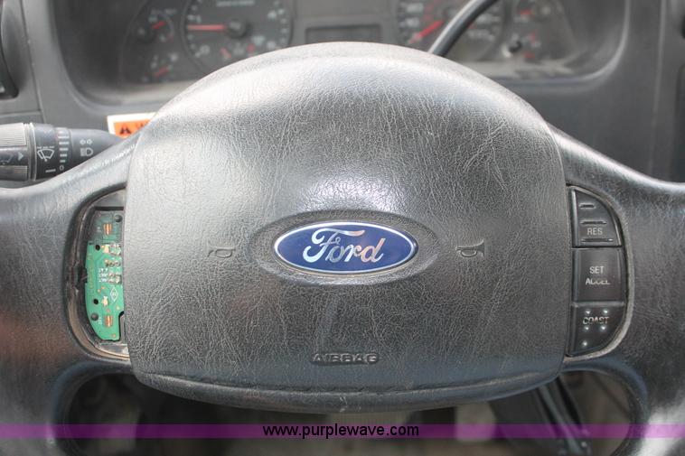 image for item H8412 2005 Ford F450 Super Duty XL stake truck