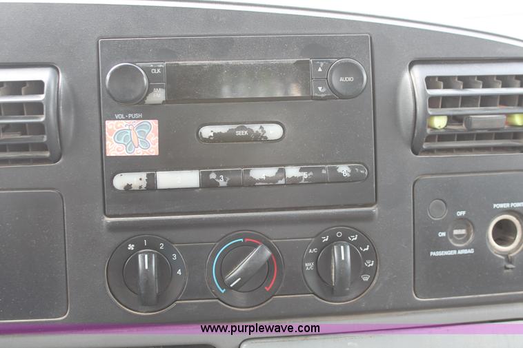 image for item H8412 2005 Ford F450 Super Duty XL stake truck