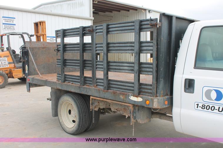 image for item H8412 2005 Ford F450 Super Duty XL stake truck