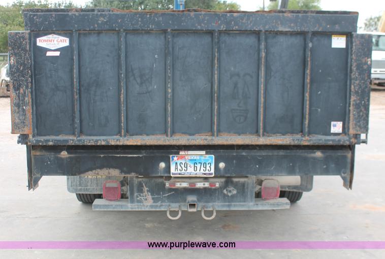 image for item H8412 2005 Ford F450 Super Duty XL stake truck