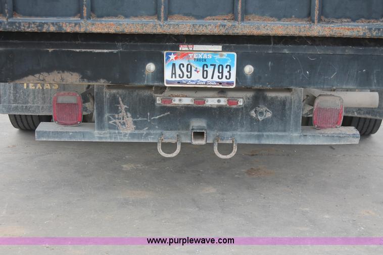 image for item H8412 2005 Ford F450 Super Duty XL stake truck