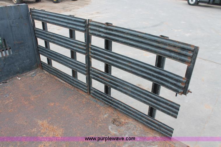 image for item H8412 2005 Ford F450 Super Duty XL stake truck