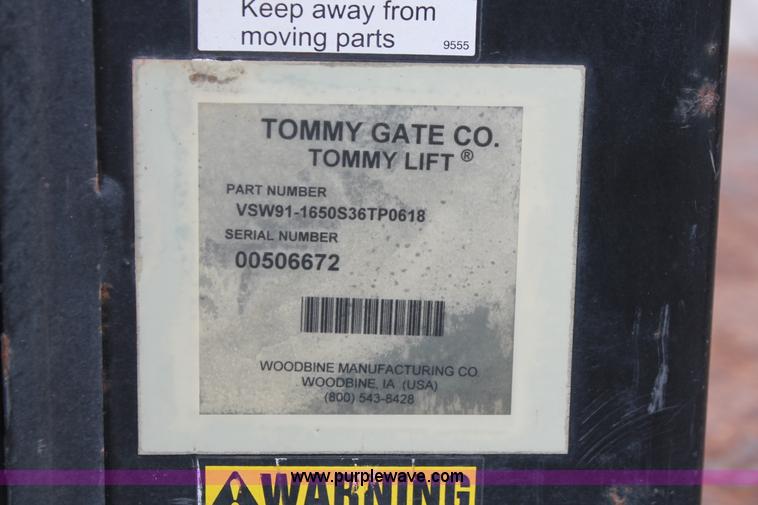 image for item H8412 2005 Ford F450 Super Duty XL stake truck