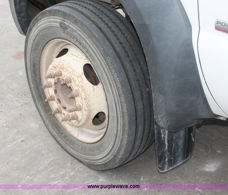 image for item H8412 2005 Ford F450 Super Duty XL stake truck