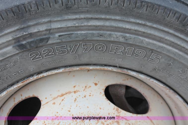 image for item H8412 2005 Ford F450 Super Duty XL stake truck