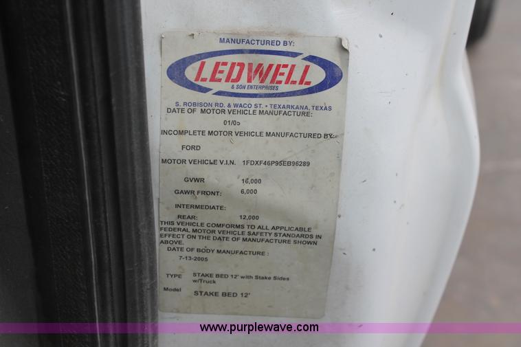 image for item H8412 2005 Ford F450 Super Duty XL stake truck