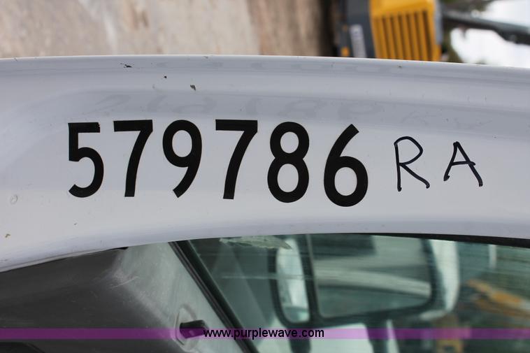 image for item H8412 2005 Ford F450 Super Duty XL stake truck