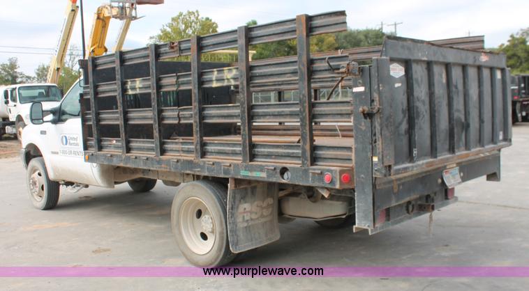 image for item H8413 2004 Ford F450 Super Duty XL stake truck