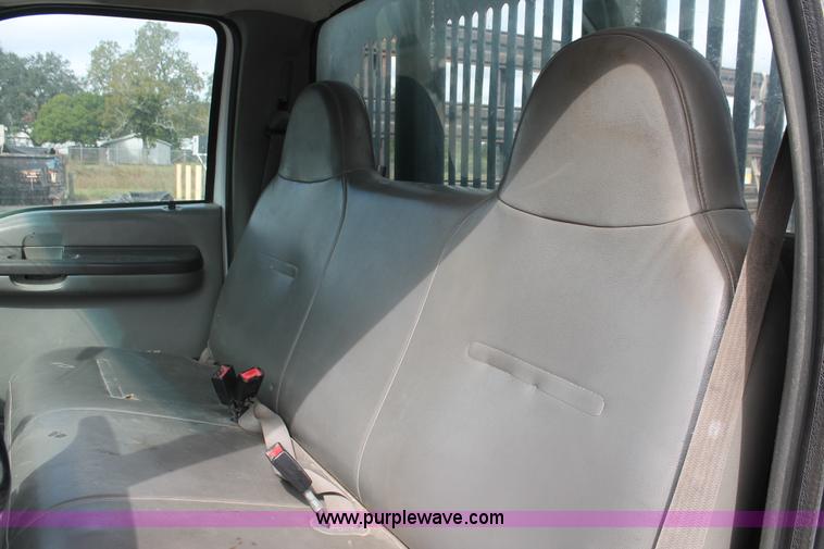 image for item H8413 2004 Ford F450 Super Duty XL stake truck