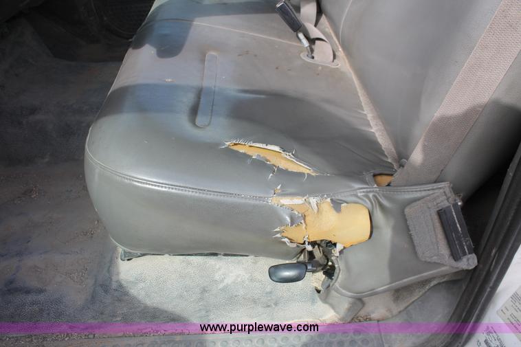 image for item H8413 2004 Ford F450 Super Duty XL stake truck