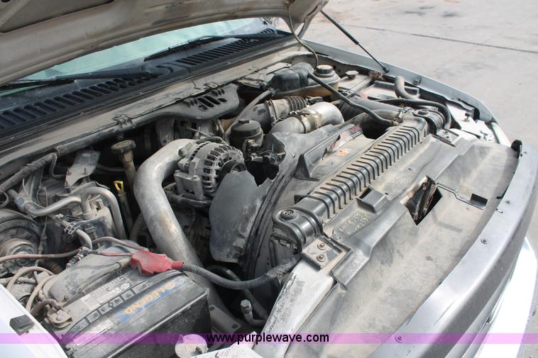 image for item H8413 2004 Ford F450 Super Duty XL stake truck