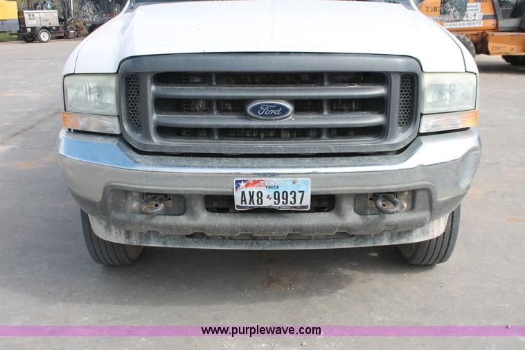 image for item H8413 2004 Ford F450 Super Duty XL stake truck