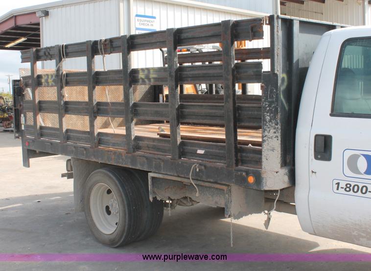 image for item H8413 2004 Ford F450 Super Duty XL stake truck