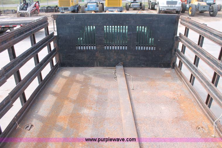 image for item H8413 2004 Ford F450 Super Duty XL stake truck