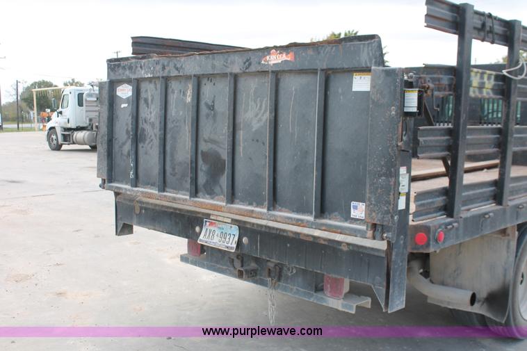 image for item H8413 2004 Ford F450 Super Duty XL stake truck