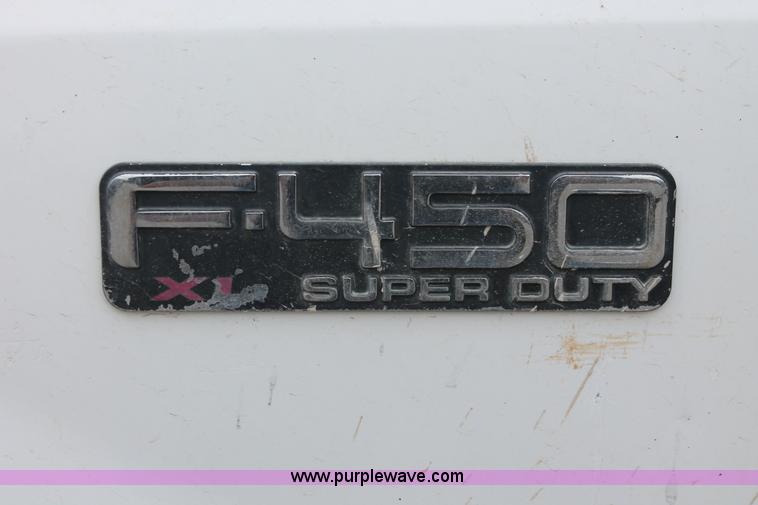 image for item H8413 2004 Ford F450 Super Duty XL stake truck