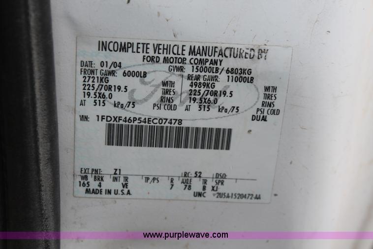 image for item H8413 2004 Ford F450 Super Duty XL stake truck