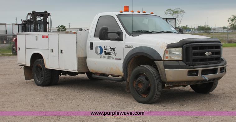 image for item H8415 2007 Ford F550 Super Duty XL utility truck