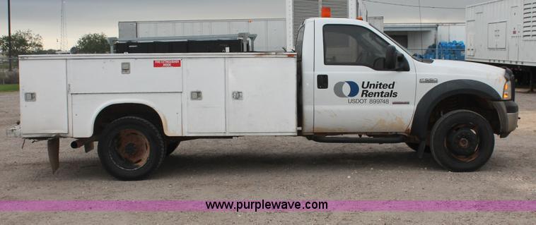 image for item H8415 2007 Ford F550 Super Duty XL utility truck