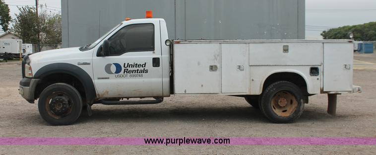image for item H8415 2007 Ford F550 Super Duty XL utility truck
