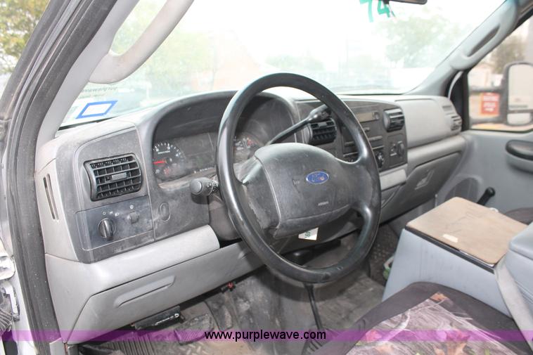 image for item H8415 2007 Ford F550 Super Duty XL utility truck