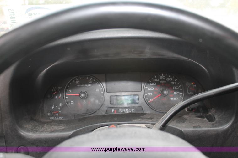 image for item H8415 2007 Ford F550 Super Duty XL utility truck