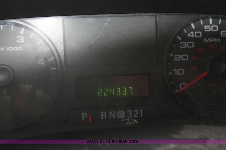 image for item H8415 2007 Ford F550 Super Duty XL utility truck