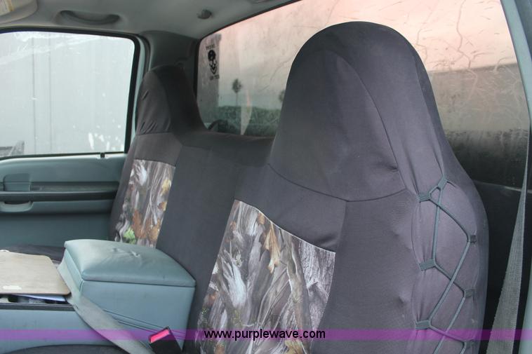 image for item H8415 2007 Ford F550 Super Duty XL utility truck